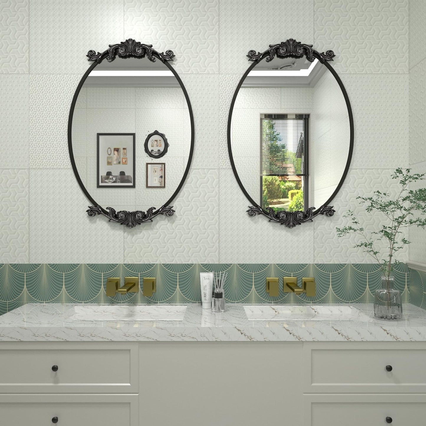 Miroir mural ovale vintage baroque orné